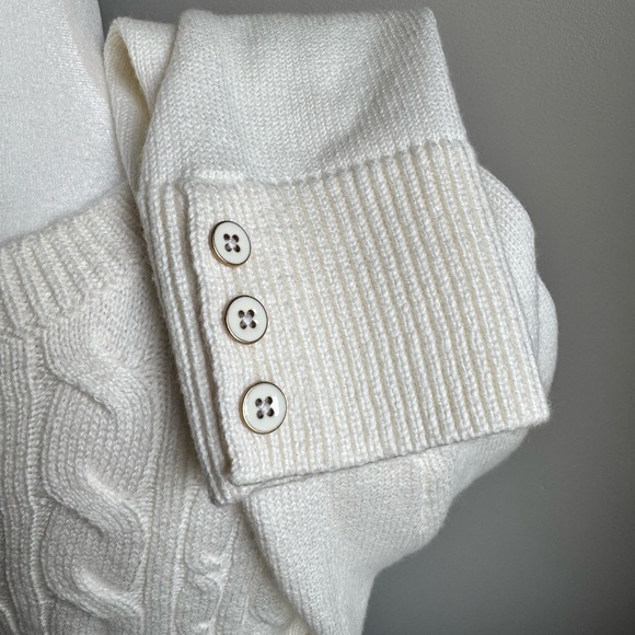 Talbots Women’s Cable Knit Crewneck Sweater Cream‎ Size Medium Decorative Sleeve - Picture 4 of 8